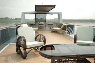 009 HOUSEBOAT I. VINTAGE